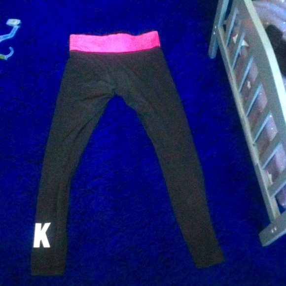 PINK VICTORIA'S SECRET YOGA PANTS - Picture 2 of 5
